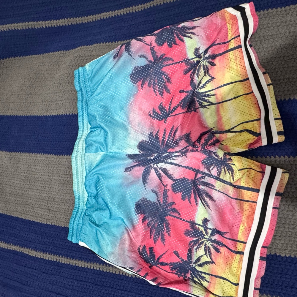 Tropical Palm Tree Men's Athletic Shorts - Multicolor
